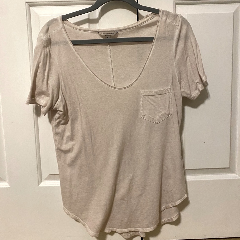 White t shirt with pocket
